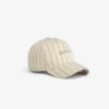 Chapeau en costume à fines rayures