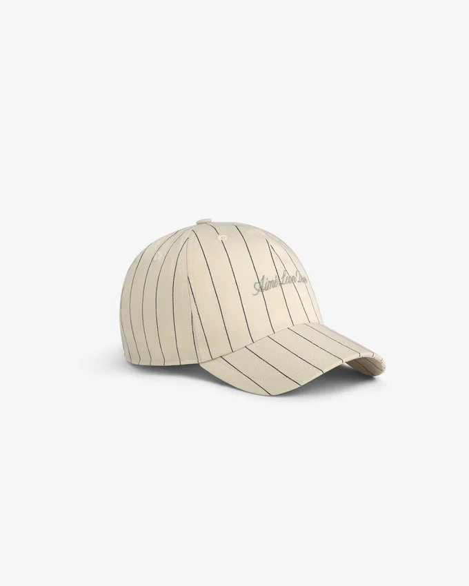 Chapeau en costume à fines rayures