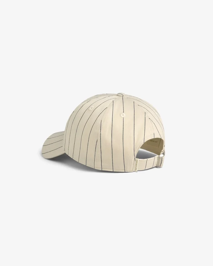 Chapeau en costume à fines rayures