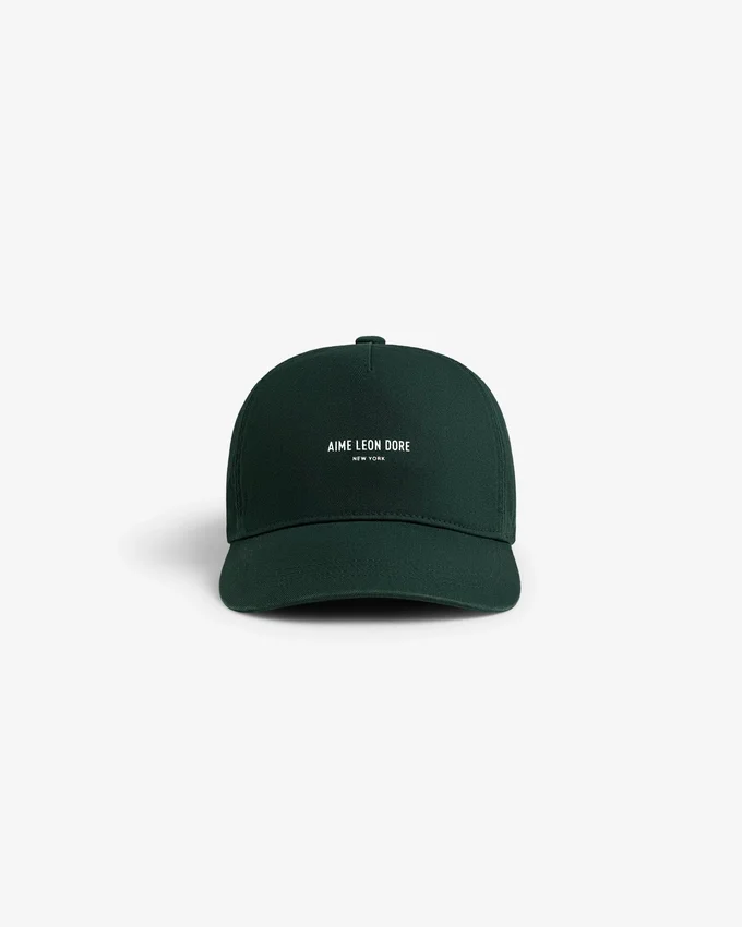 Chapeau à micro-logo