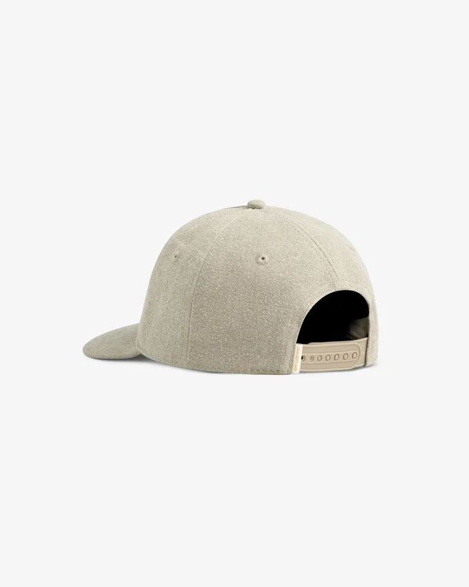 Chapeau à micro-logo
