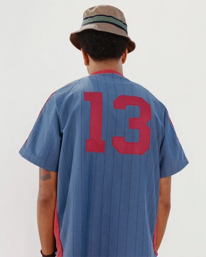 Chapeau seau avec écusson