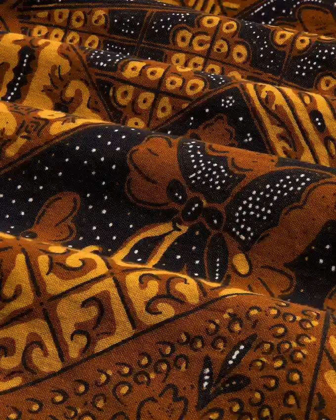 Chemise à imprimé d’inspiration batik