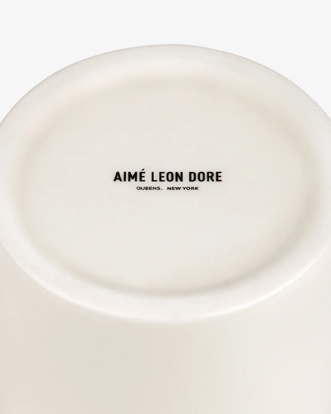 Récipient en forme de bombe aérosol Krylon