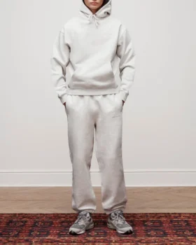 Sweat à capuche avec logo ton sur ton
