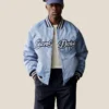 Veste universitaire en satin avec logo superposé